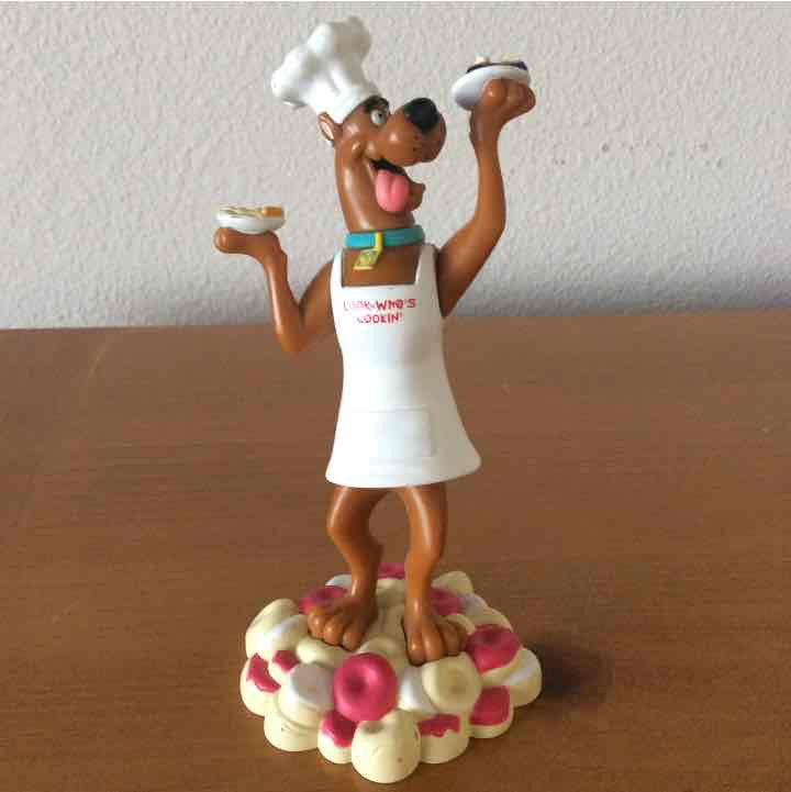 Chef Scooby-Doo Plastic Figurine