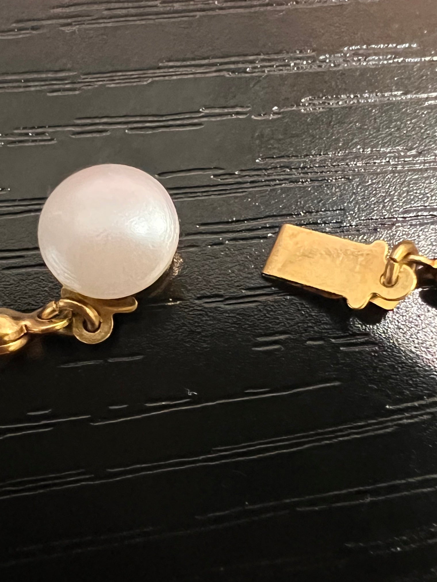 Vintage Avon Disney Faux White Pearls Bracelet