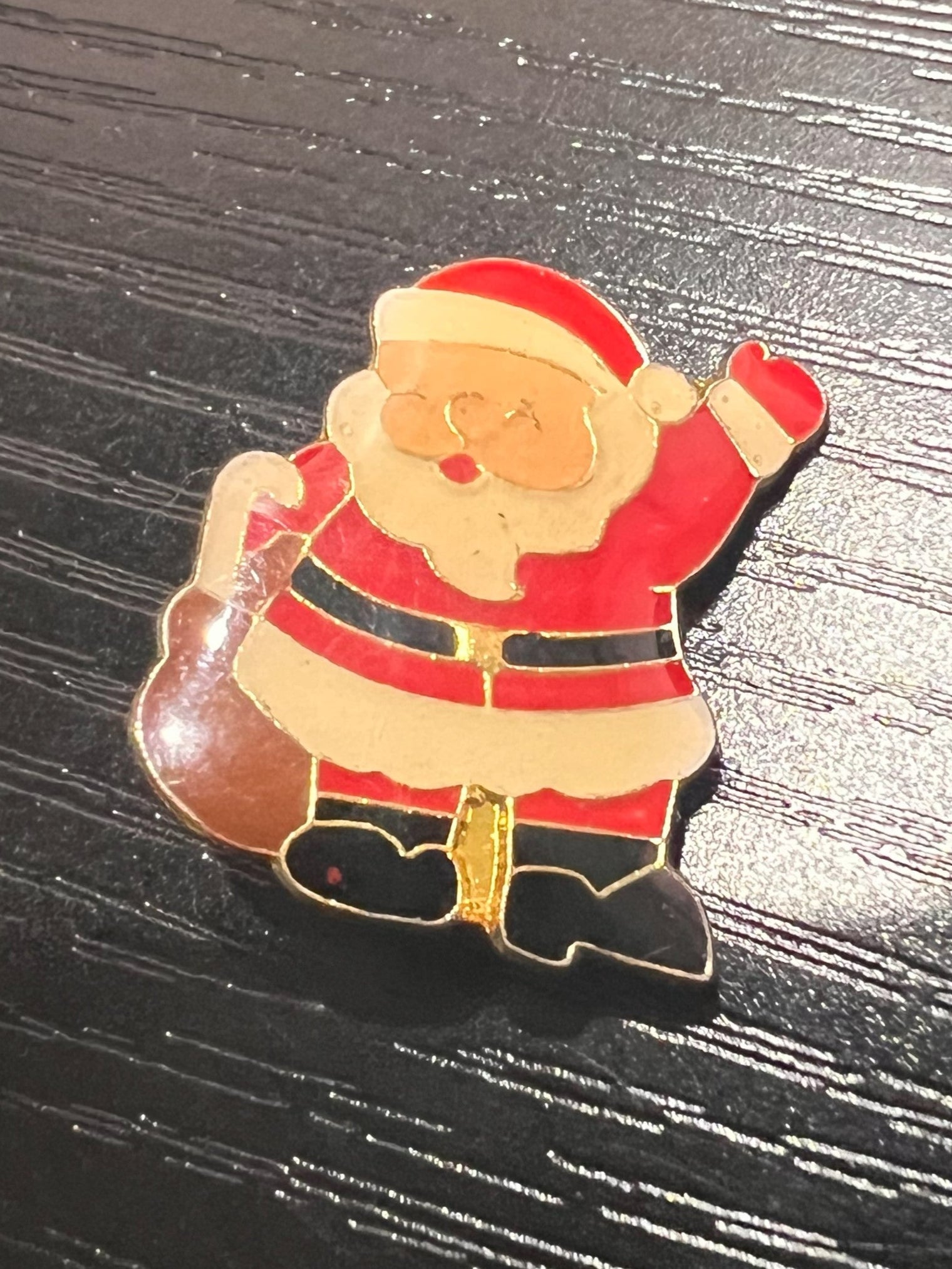 Vintage Santa Clause Enamel Lapel Pin / Brooch 1980's