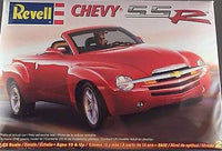 White Revell Chevy SSR 1:25