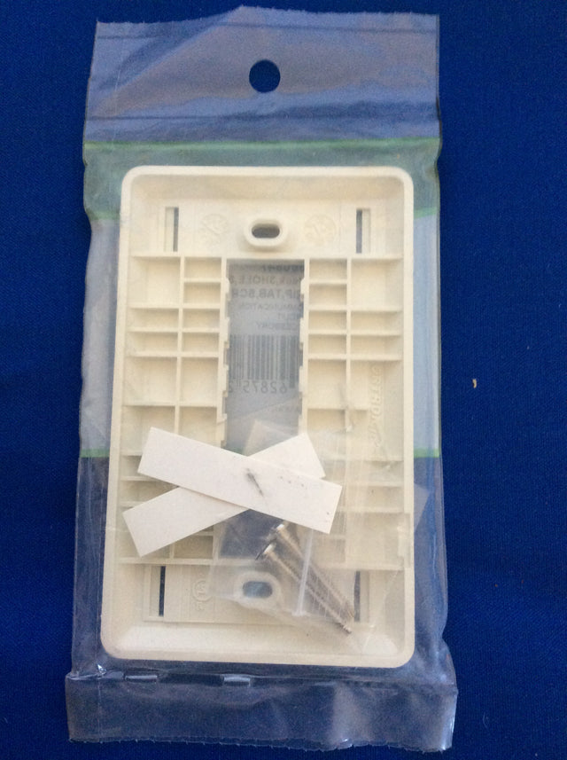 Ortronics OR-40300547 TracJack Plastic Faceplate 3-Hole, Fog White
