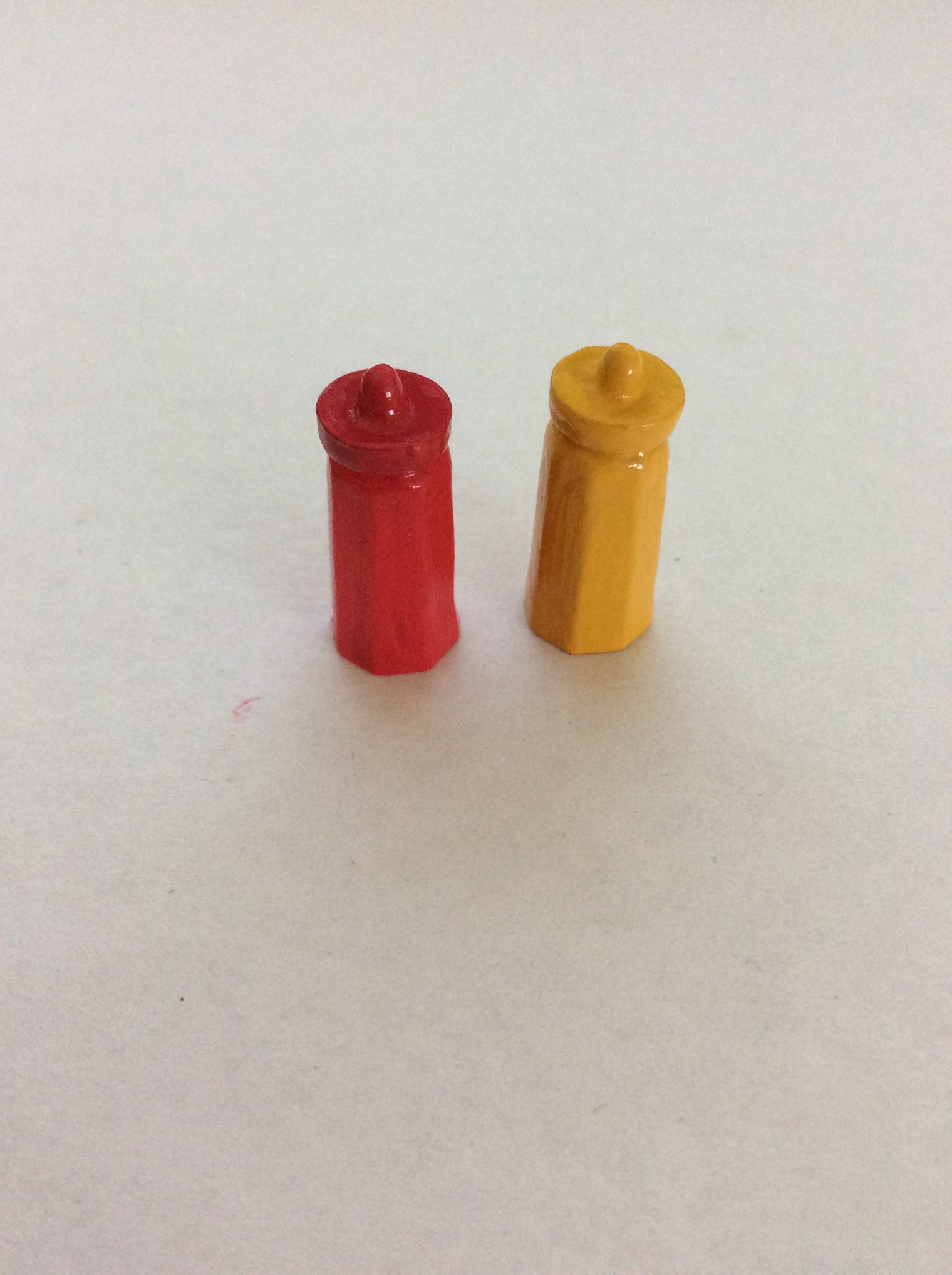Miniature Ketchup & Mustard Bottles Miniature World 1/2" Scale